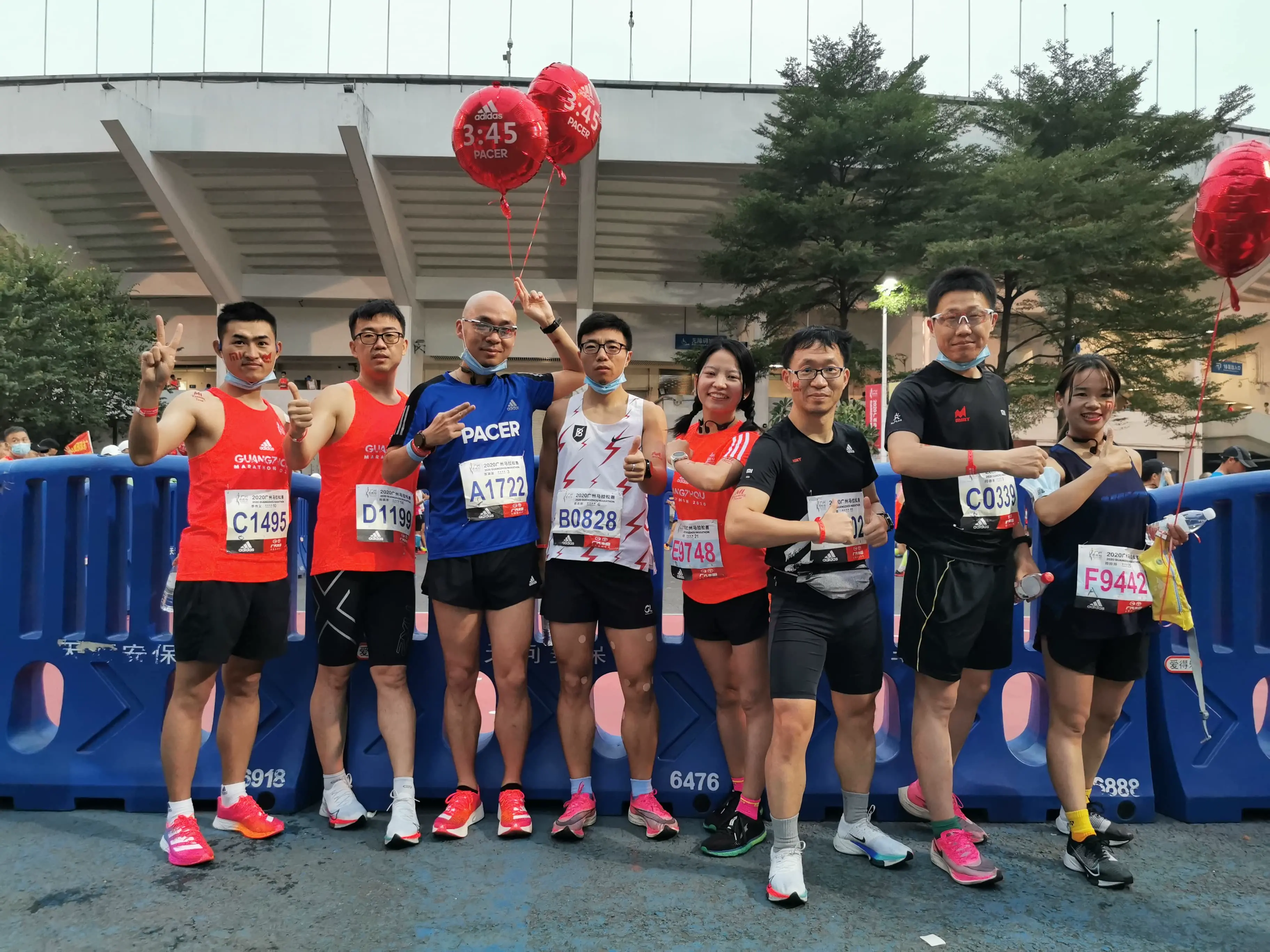 /posts/likenttt-2020-12-13-guangzhou-marathon-3_30_15/guangzhou-marathon-before-race.webp
